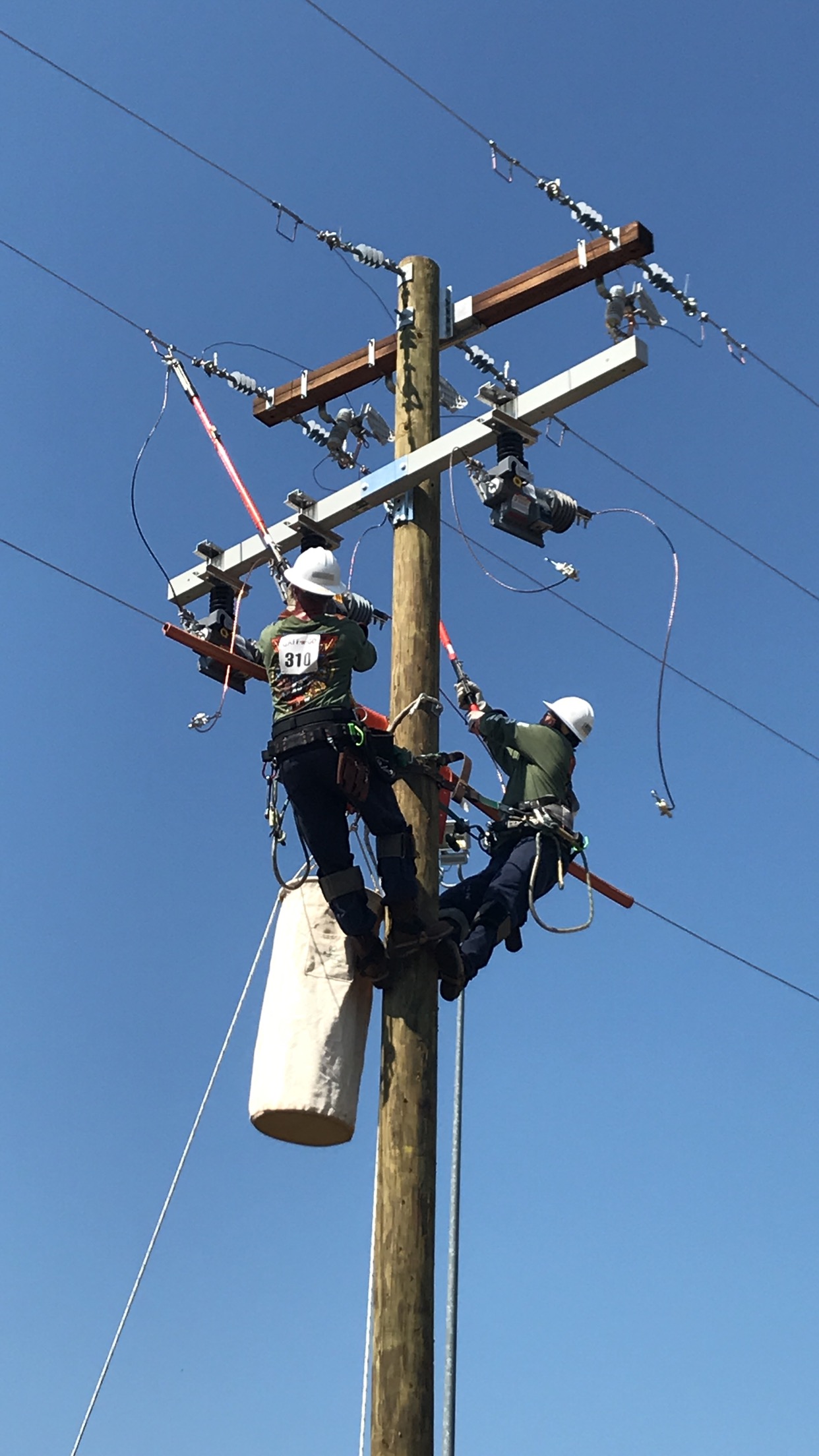 DEC Crews Compete