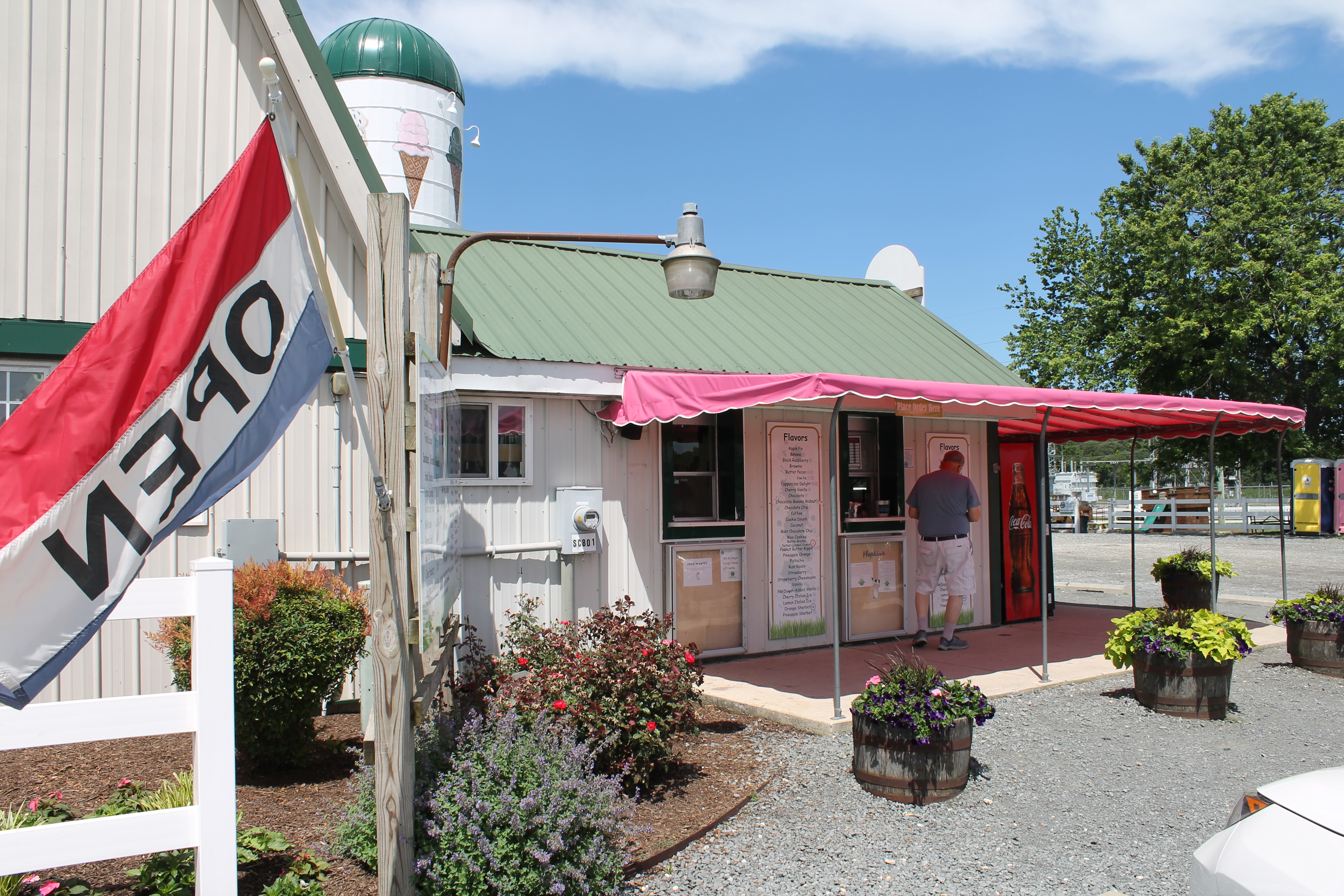 Hopkins Farm Creamery has become a major tourist attraction for people headed to the beaches.