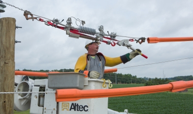 DEC Lineworker