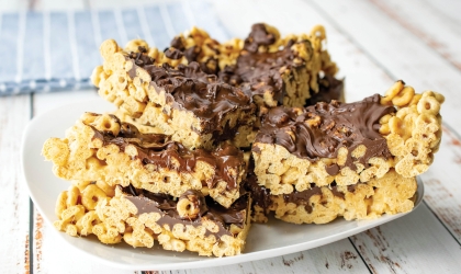 Everything is better with chocolate. Try these Five-Minute Dark Chocolate Cereal Bars!