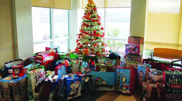 Christmas Tree with Presents
