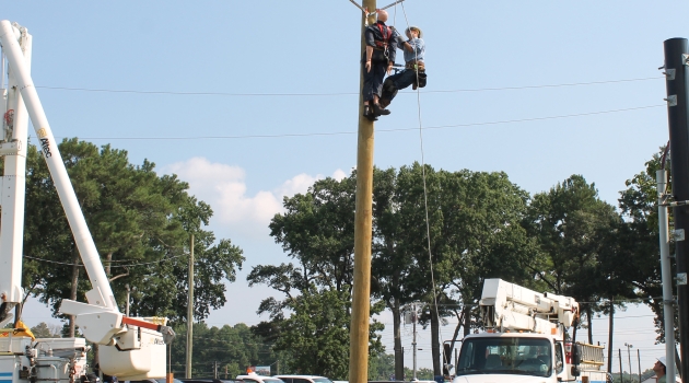 Lineman Demo at Annual Meeting