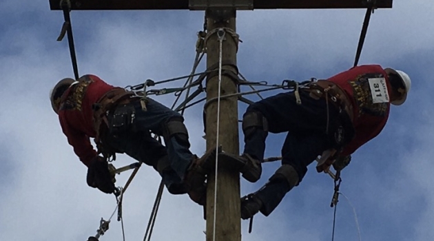 Lineman Competition on Pole
