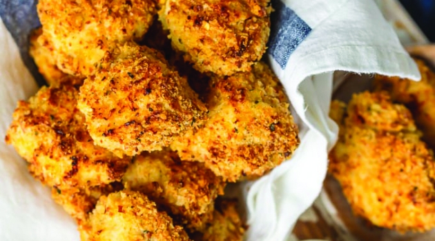 Chicken nuggets and dips