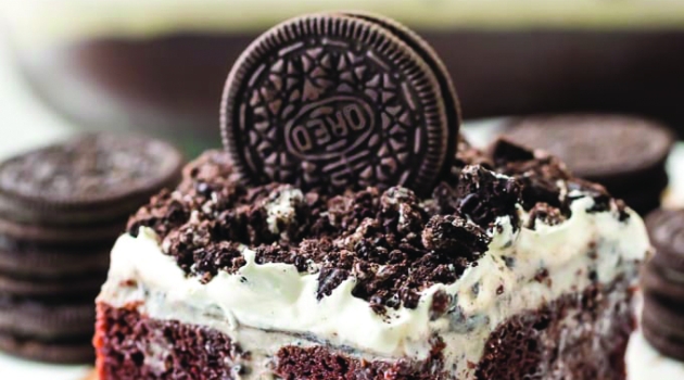 Chocolate cake with oreo on top